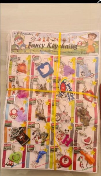 02325 /FANCY KEYCHAIN /MRP 250 /DP 75 /BOX 20 JAR